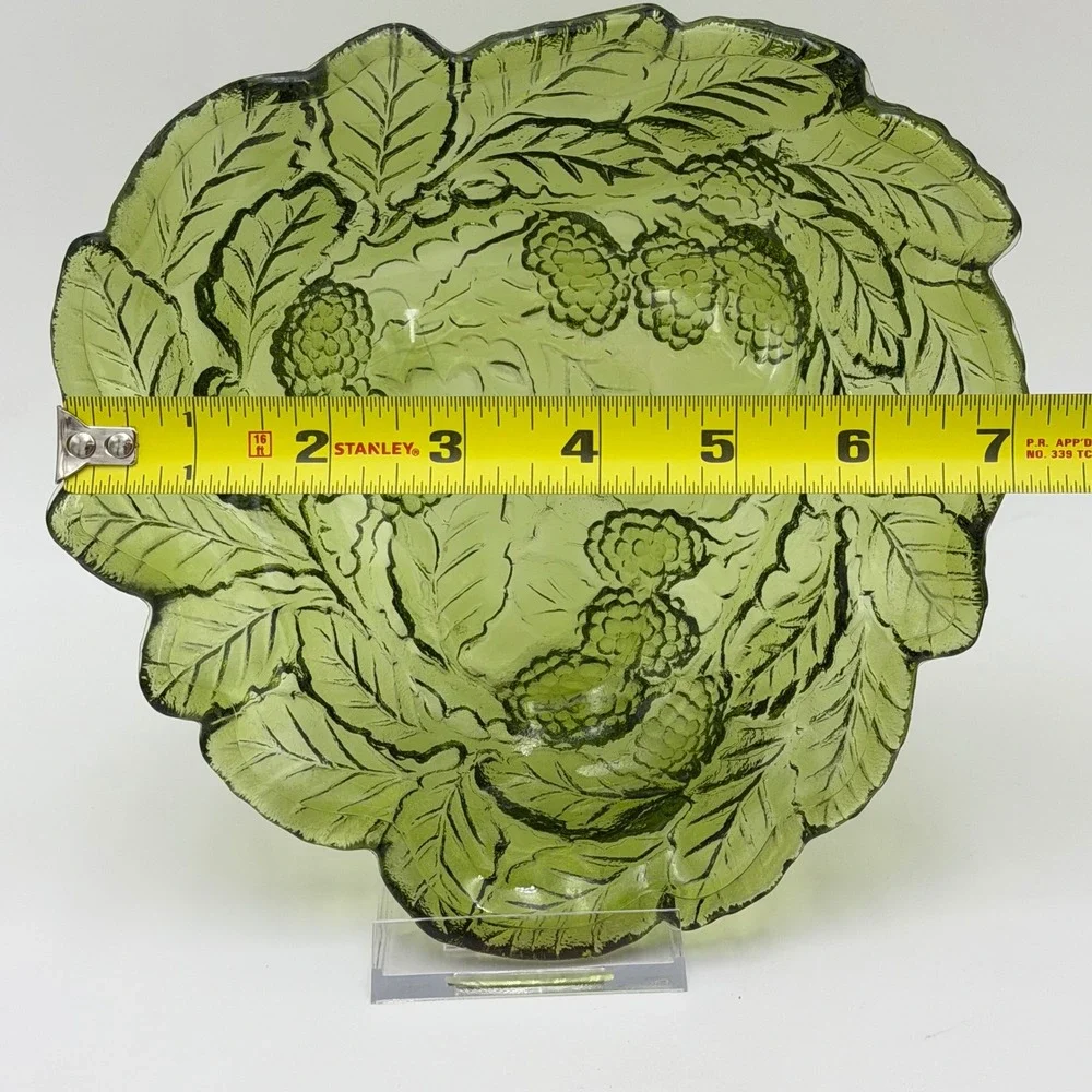 Vtg Indiana Glass Green Loganberry Leaf Bowl Scalloped Serving Candy‎ Dish 7in